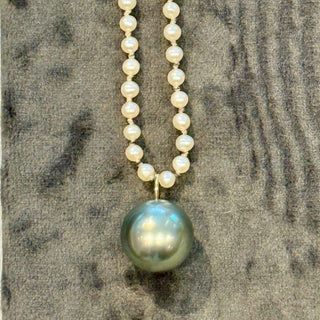 Maldives Pendant with one-of-a-kind AAAA Silver Peacock Tahitian Pearl